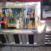 دو دستگاه.(یخچال ویترینی ) ( فریزر دو در