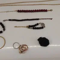 چندتا دستبند و انگشتر همه باهم ۵۰۰