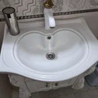 کابین و سنگ سرویس بهداشتی