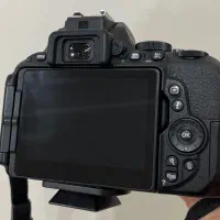 دوربین نیکون D5500با لنز ۱۸-۱۴۰