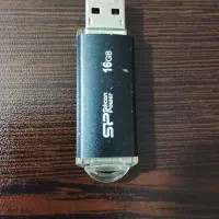 فلش 16گیگ سیلیکن پاور