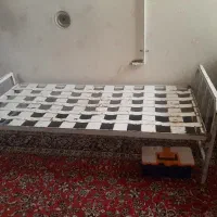 تخت خواب فلزی