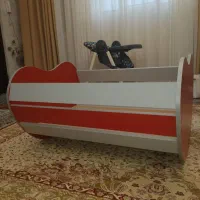 تخت نوزاد و صندلی ماشین نوزاد در حد نوع