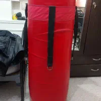 کیسه بوکس و دستکش بوکس حرفه ای