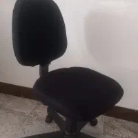دوعدد صندلی