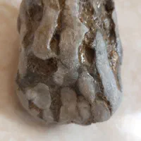 تعدادی سنگ زیبا و مشکوک