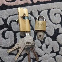 مغذی دوشیار باتیس + قفل آویز کوچک برنجی