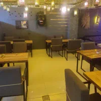 همکار خانم همکاری در کافی شاپ