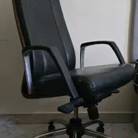 صندلی اداری چوب و چرم