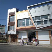 اجاره طبقه پایین مجتمع تجاری