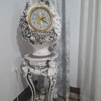 ساعت مناسب گوشه اتاق
