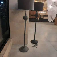آباژور کنار سالنی  فقط طوسی رنگ رو دارم