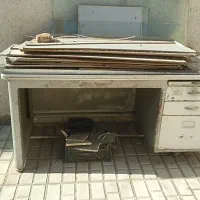 میز آهنی