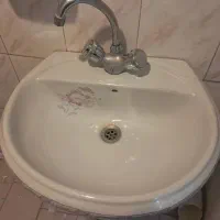 ۲ عدد روشویی سرویس بهداشتی