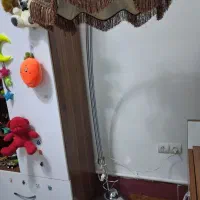 آباژور ایستاده