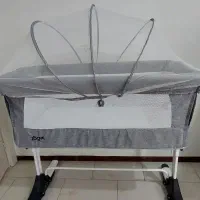 تخت کنارمادر زویی بسیار نو