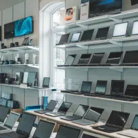 فروش انواع لپتاپHP/DELL/ASUS/سرفیس به قیمت دبی