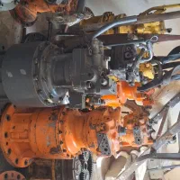 تامین انواع قطعات استوک بیل مکانیکی و هیرولیک