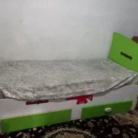 تخت نوجوان