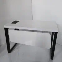 میز اداری مدرن در صورت نیاز دارای پریز تو کار