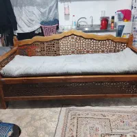 تخت چوبی دو در هشتاد با تشک