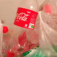 تعدادی شیشه نوشابه تمیزموجوداست