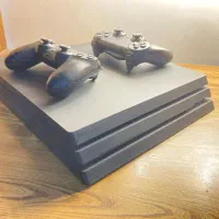 PS4 Pro 1TB بسیار تمیز ، ۲ دسته ،کارتن،لوازم کامل