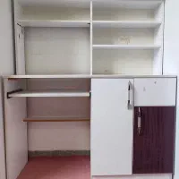 میز تحریر و کامپیوتر