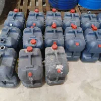تعدادی گالن 20لیتری