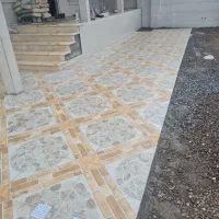 کارگر ساده برای کاشی کاری