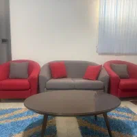 مبل راحتی ۷ نفره نو با میز وسط چوبی