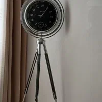 ساعت ایستاده