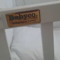 گهواره و تخت کنار مادر مارک مرغوب