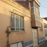 منزل همکف ۲۴۰ متری نزدیک میدان راوند