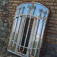 پنجره آهنی سنگین نرده دار