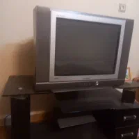 فروش تلوزیون ۲۱سامسونگ  ودوعددمیز زیر تلوزیون