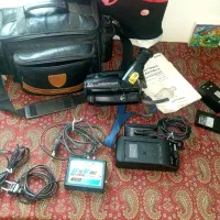 ین فیلمبرداریSonyHandycamVideo8سالم با کیف دوباتری