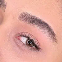 نیازمند مدل میکروبلیدینگ ابرو