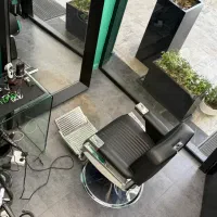 استخدام آرایشگر با مشتری