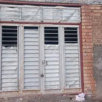 در مغازه