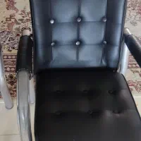 دو عدد صندلی اداری سالم