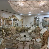 ناخن کار و مژه کار و  اپلاسیون کار همراه با مشتری