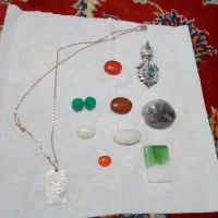 نقره جات ۹۲۵ نگین و مهره زمرد و ظروف مسی عطیقه