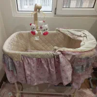تخت بغل مادر گهواره