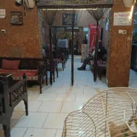 سالن دار و قلیان زن