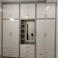 کمد دیواری اشکاف