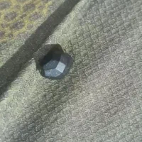 سنگ نسبت به اندازش خیلی سنگینه