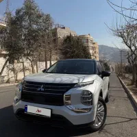 اوتلندر m لاین سقف مشکی ۲۰۲۳