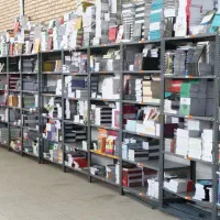 خانم جهت پیگیری حضوری و تلفنی مشتریان