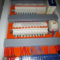 برقکار صنعتی متخصص.برق کارسه فازسیم کش سیمکش برقکش